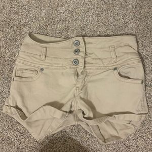 HIGH WAISTED KHAKI SHORTS